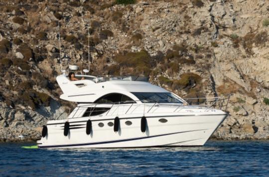 FAIRLINE 43 Targa à Mykonos, Grèce