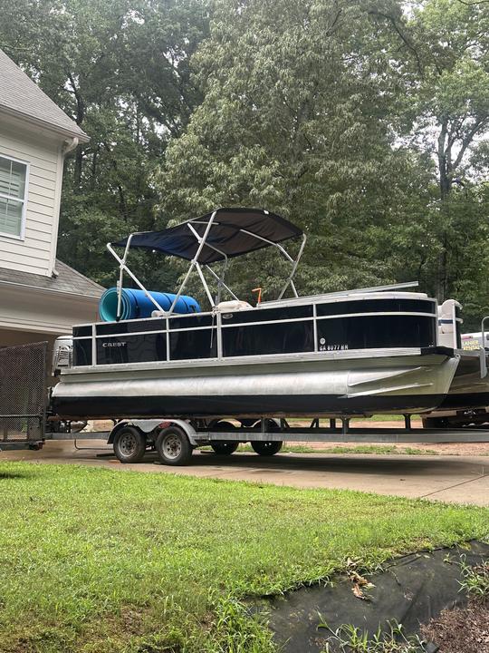 Crest Value Pontoon 23ft - up to 11 people - Lake House Delivery Available