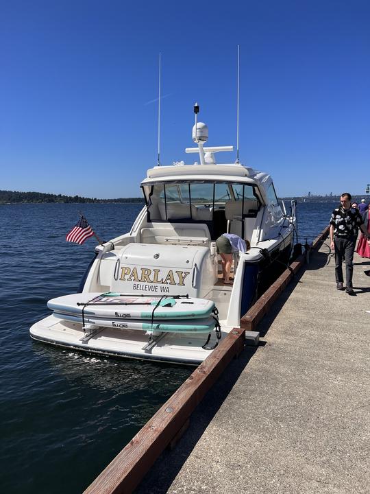 Explorez les eaux du lac Washington à bord du luxueux Tiara Sovran 4500 de 47 pieds