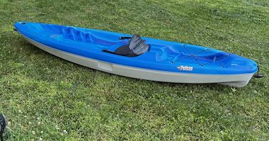 Bold Blue 10ft sit on top kayak conveniently located near Brandywine River