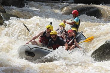 Viajes de rafting en aguas bravas en Chiang Mai, Tailandia (Siam River Adventures)