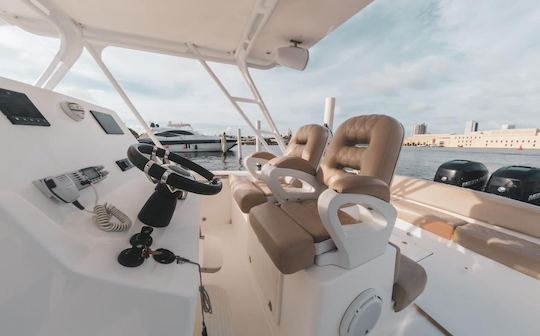 Console central de barco privado de 34 pés para alugar em Cartagena das Índias, Bolívar