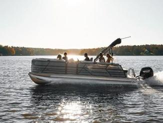 New! Well Equipped Pontoon for 10 People