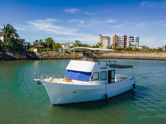 Yate personalizado de 38 pies para un alquiler único en Mazatlán 