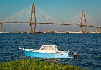 Crucero privado en barco turístico con delfines de Flipper Finders en el puerto de Charleston