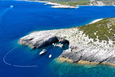 Excursion privée en hors-bord de 4 grottes et de Komiža au départ de Split