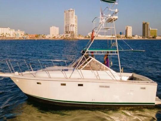 Lhurs 36ft Sportfishing Yacht in Mazatlan