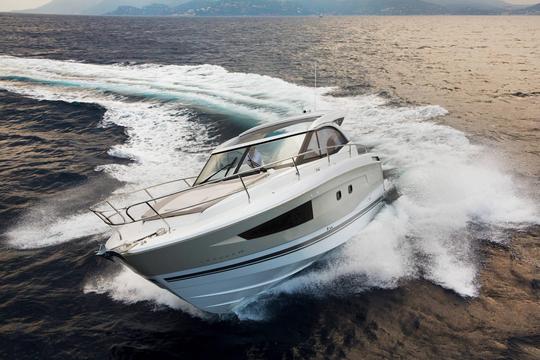 Alquiler de yate a motor Leader 36 en Saint-Tropez