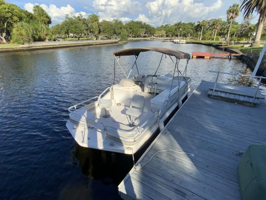 Barco de convés Hurricane 2002 com motor de 90 cv