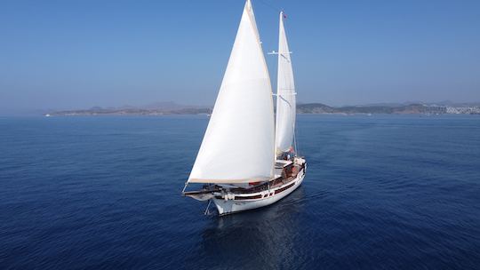 Goélette à voile KARYALI 28 m-8 cabines, capacité 16 personnes, Bodrum, Mugla, Turquie