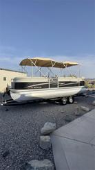 AFFORDABLE $400 12 Seat Pontoon w Bluetooth *OFF SEASON PRICING!!!*