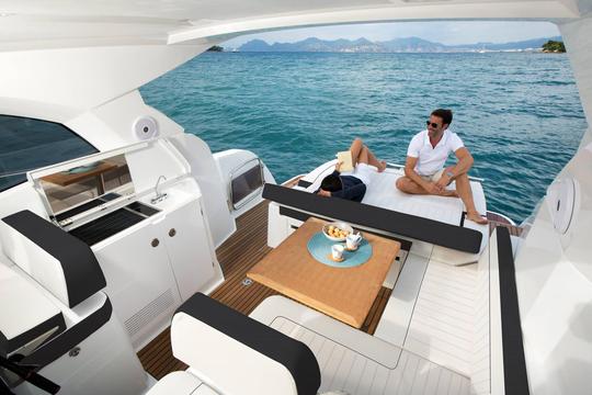 Alquiler de yate a motor Leader 36 en Saint-Tropez