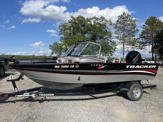 Bateau à moteur Tracker Targa V-18 WT pour votre sortie de pêche sur le lac des Bois