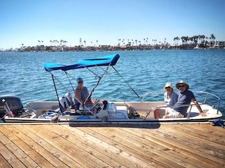 Nautical Aquatic Thrill and Chill. Classic 17' Boston Whaler SS Limited. 