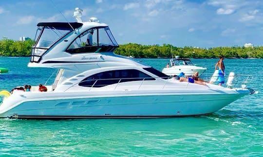 Luxury Yacht Sea Ray 42