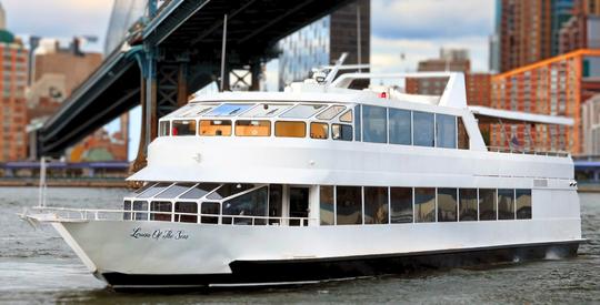 110ft Luxury Yacht Private Charter in NYC | 6-Course Dinner and Live Music