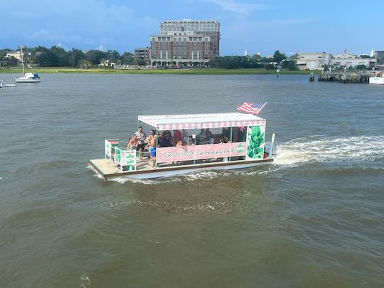 O principal barco de festa privado para 16 passageiros de Charleston! 