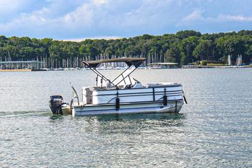 Brand New Premium Luxury Pontoon Boat on Lake Lanier