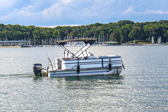 Brand New Premium Luxury Pontoon Boat on Lake Lanier