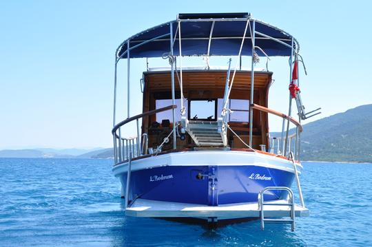 Barco personalizado de 50 pies para crucero diario en Bodrum Torba 