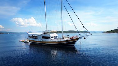 Luxury  Crewed Cruises in Croatia, Gulet Sirena 28 m 5 cabins 10 guest capacity