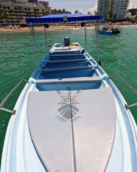 PASEOS EN BARCO EN PUERTO VALLARTA A BORDO DE ESTA «PANGA» 