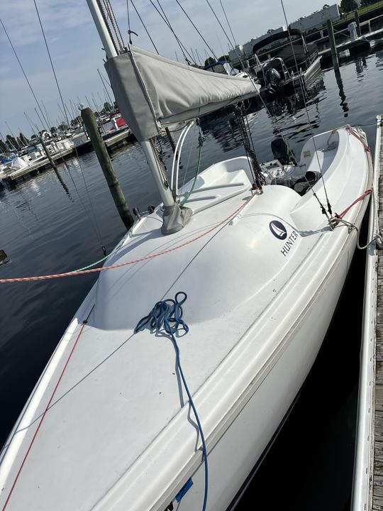 Hunter 216 Sailboat for rent in McKinley Marina, Milwaukee WI