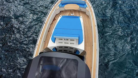 CAPRI - Luxury 14 T-Top Allure WalkAroud