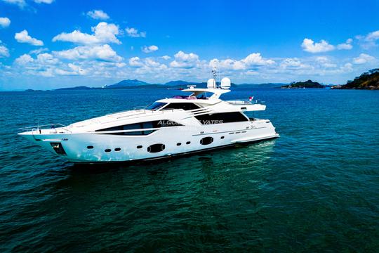 Ferretti 100 custom line for 20 people a taboga