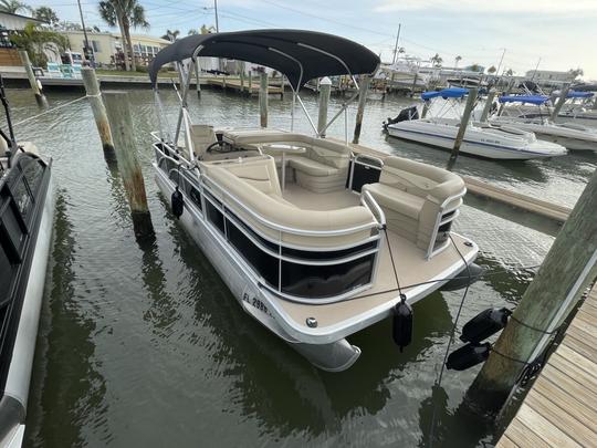 Bennington 20ft Pontoon Fun- St Pete Beach