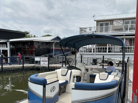 2 nouveaux bateaux tri-toons « Captain et carburant inclus » dans la région de Nashville Old Hickory Lake