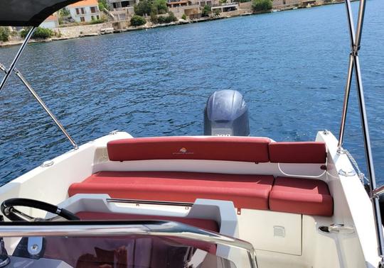 Barco a motor Atlantic Marine 670 Open