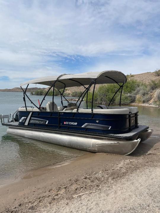 Starcraft Luxury Pontoon Rental in Lake Havasu City, Arizona 