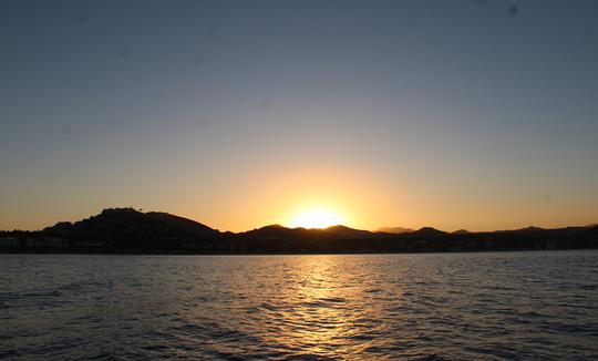 Avistamiento de ballenas al atardecer en San José del Cabo