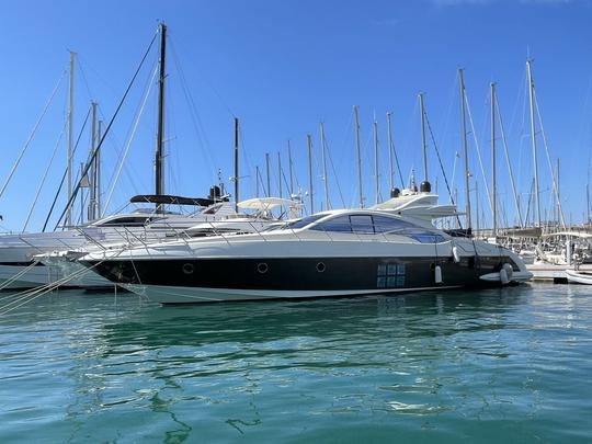 Yate a motor Azimut de 72 pies con bimotor desde Ibiza