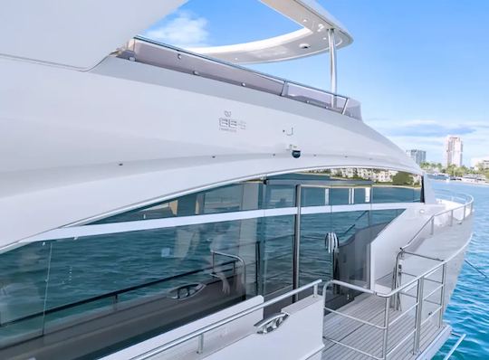 Miami Yacht 88, souvent connu pour son luxe et son élégance !