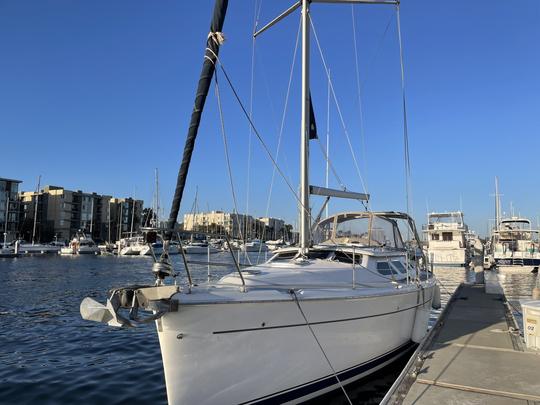 Award winning 41' Hunter Sailboat