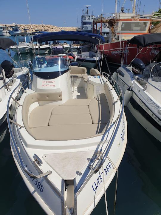 Charter 26 ft Marinello Speedboat in Cyprus, Poli Crysochous