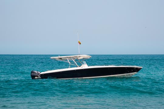 Tayrona by Sea: barco privado de día completo de playa en playa