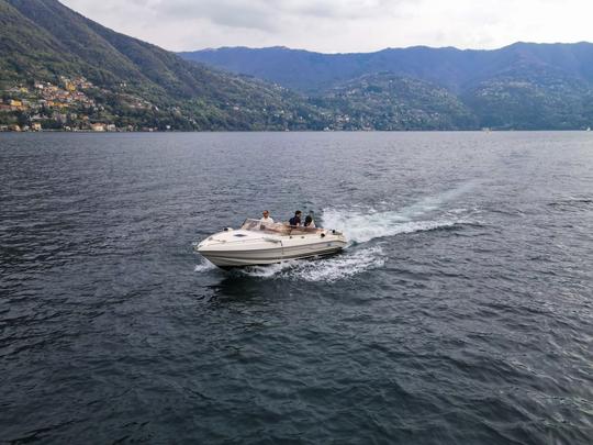 Descubra a costa sudoeste do Lago Como com o barco Molinari de 22 pés no lago!