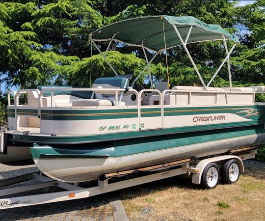 FUN PONTOON BOAT ENJOY CRUISING THE LAKE! 