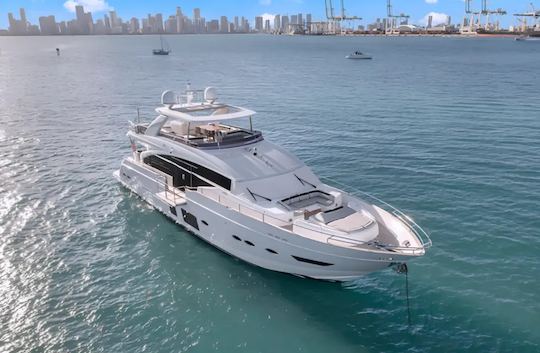 Miami Yacht 88, souvent connu pour son luxe et son élégance !