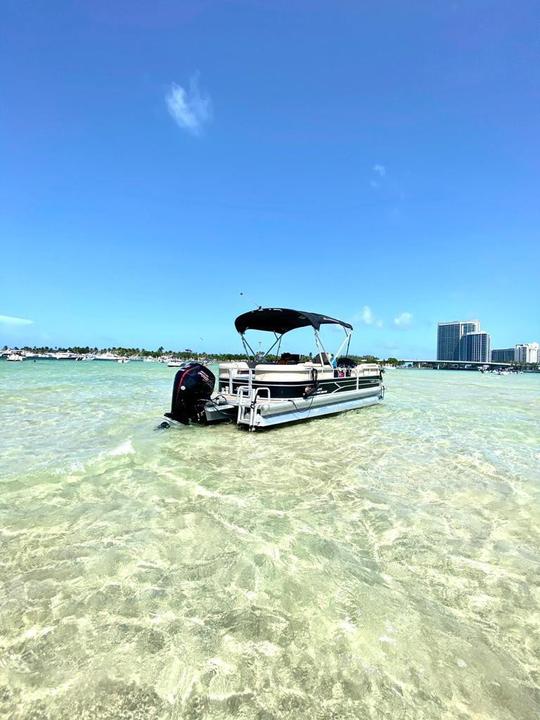 Barco SUNTRACKER para alugar em Hollywood, Sunny Isles Beach e Hallandale