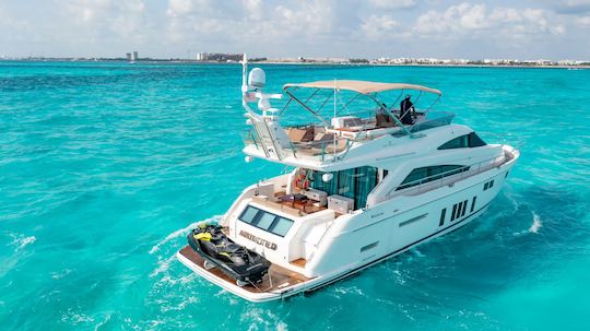 Fairline Squadron 70 ft: el mejor alquiler de yates de lujo en Cancún