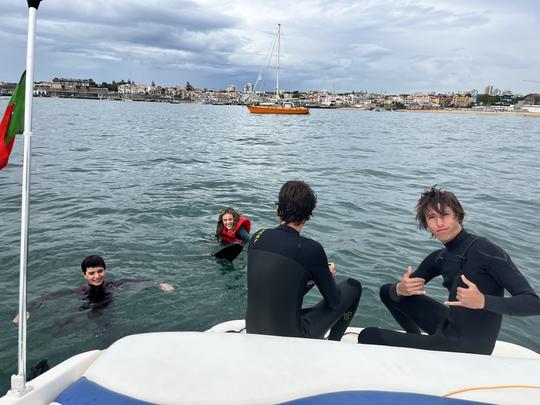 Lancha rápida e divertida Rinker 232 entre Lisboa e Cascais