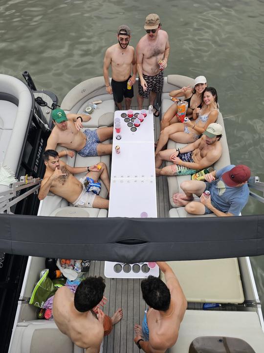 Ponton à deux étages de 28 pieds avec toboggan -Party Cove- Lake Austin 