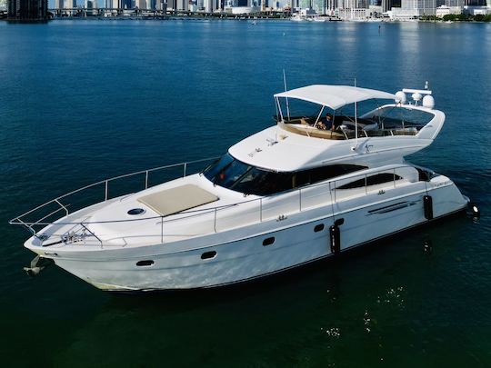 Profitez de Miami à bord du yacht Viking Flybridge de 65 pieds ! ! !