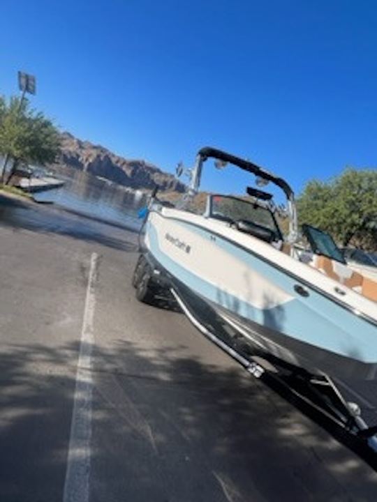 2023 Mastercraft XT 24 with captain Mike