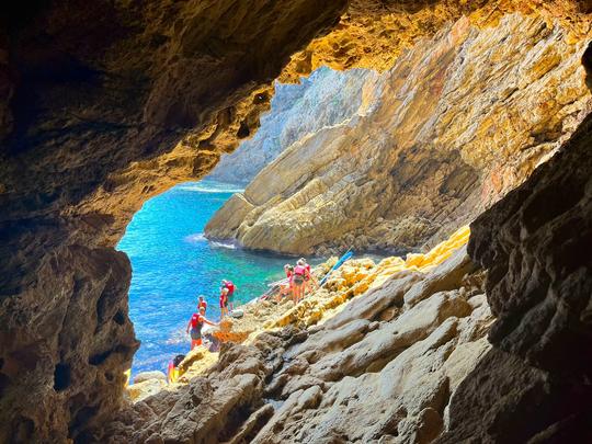 Reserva marina y cueva de San Antonio: kayak más allá de lo extraordinario