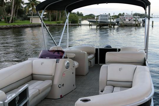 Bateau ponton de 23 pieds à Vero Beach